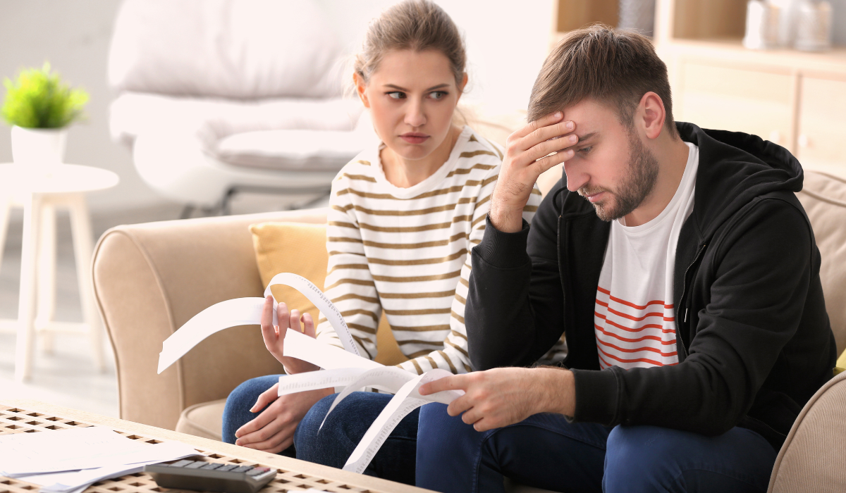 Navigating Financial Conversations: How To Talk to Your Spouse About Money Without Fighting